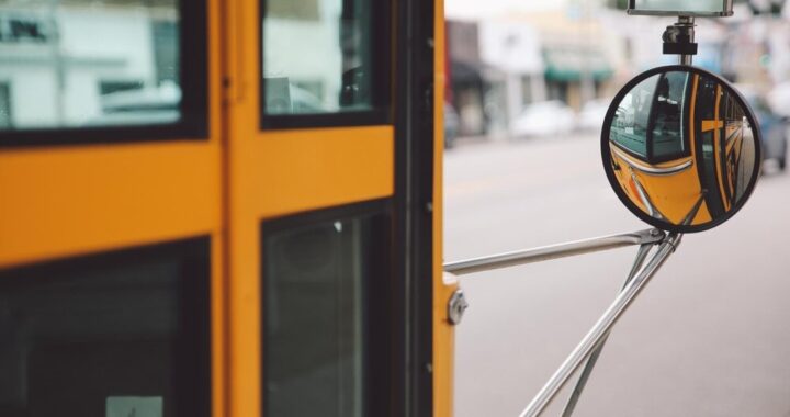 zmiany-w-kursach-linii-221--nowa-trasa-i-rozk--ad--auto-1993